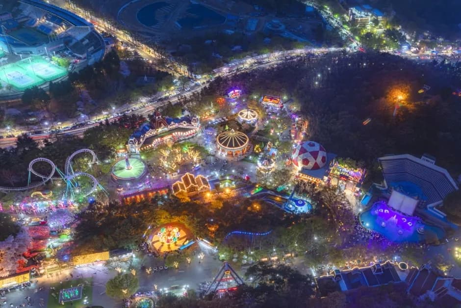 E-WORLDイルミネーション（이월드 일루미네이션）